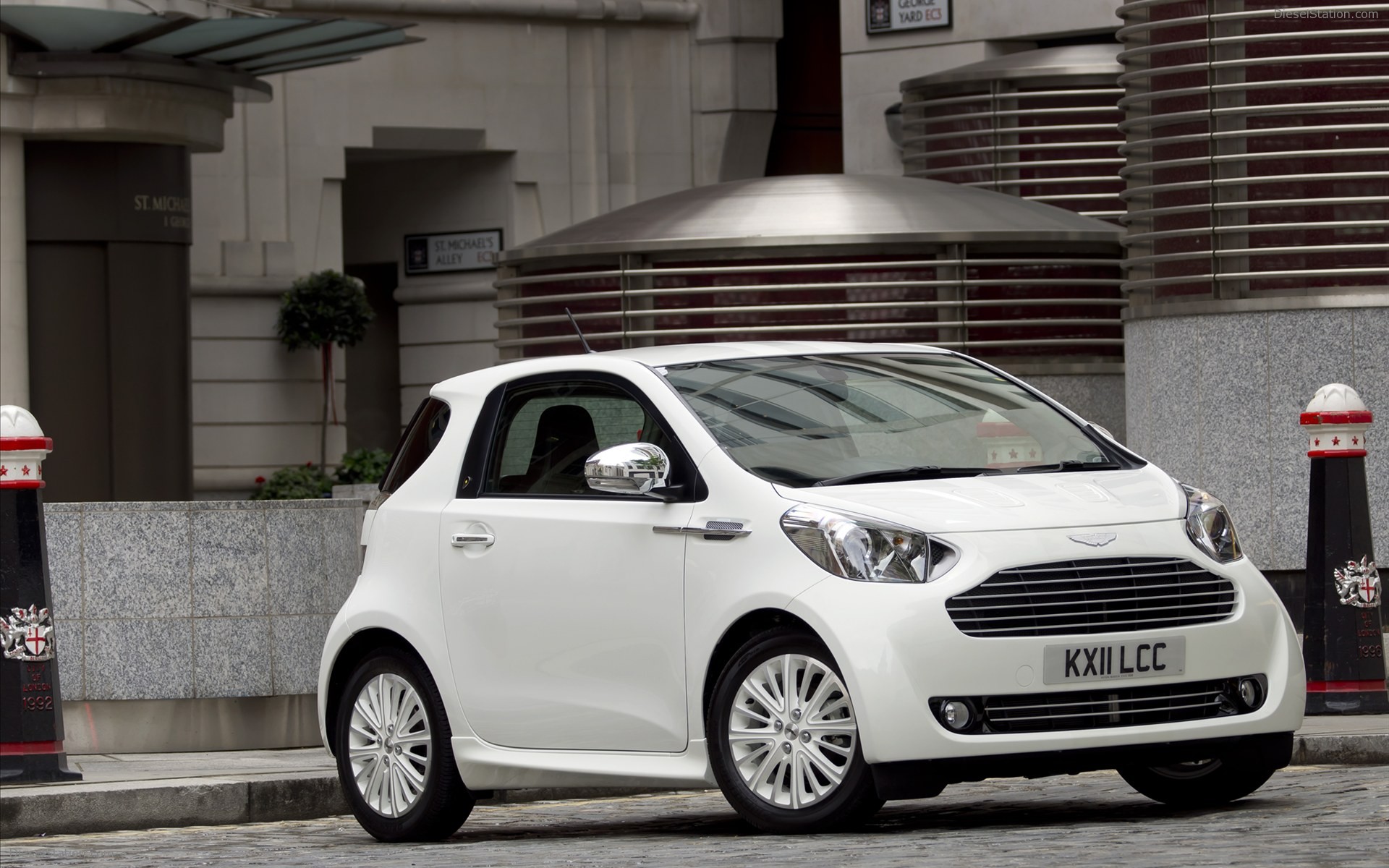 Aston Martin Cygnet Colette 2012